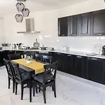 New Modern 3brm 5 Min Walk-to Paceville Nightlife Nearby