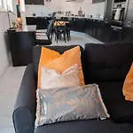 New Modern 3brm 5 Min Walk-to Paceville Nightlife Nearby דירה