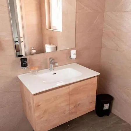 Daire New Modern 3brm 5 Min Walk-to Paceville Nightlife Nearby *