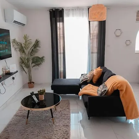 New Modern 3brm 5 Min Walk-to Paceville Nightlife Nearby Daire *