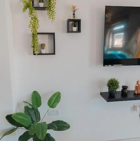 New Modern 3brm 5 Min Walk-to Paceville Nightlife Nearby Daire Is-Swieqi