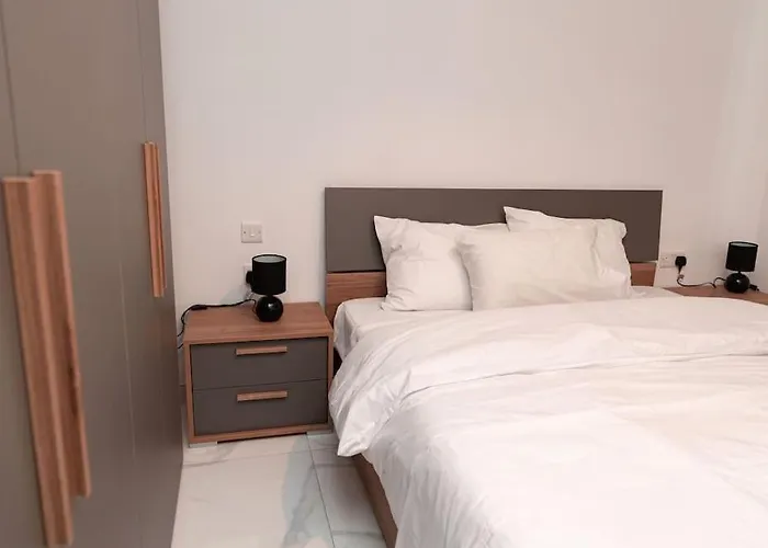New Modern 3brm 5 Min Walk-to Paceville Nightlife Nearby Apartament Is-Swieqi