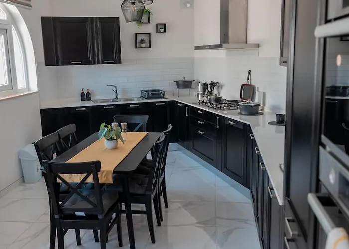 Apartament New Modern 3brm 5 Min Walk-to Paceville Nightlife Nearby Is-Swieqi