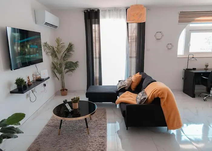 New Modern 3brm 5 Min Walk-to Paceville Nightlife Nearby Apartament *