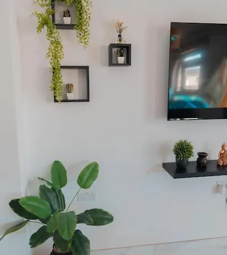 New Modern 3brm 5 Min Walk-to Paceville Nightlife Nearby Apartament Is-Swieqi