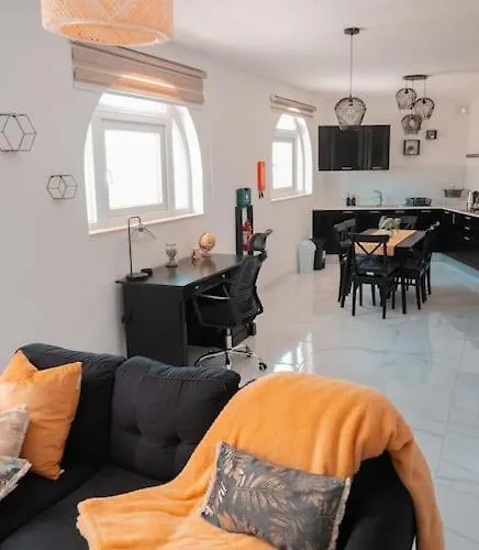 Apartament New Modern 3brm 5 Min Walk-to Paceville Nightlife Nearby *